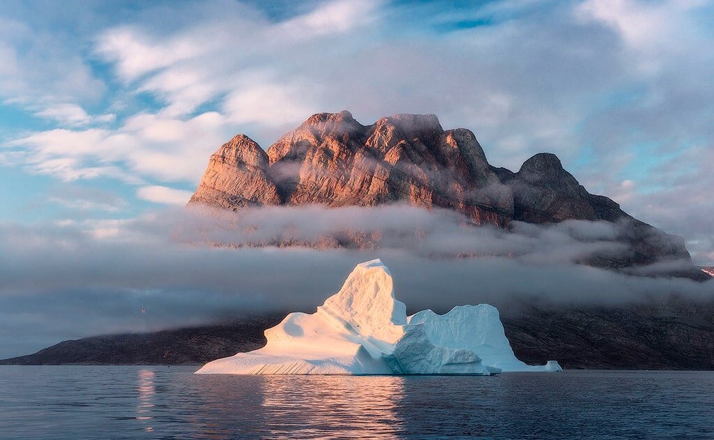 Остров в Северном Ледовитом Океане. Источник: Яндекс. Картинки.