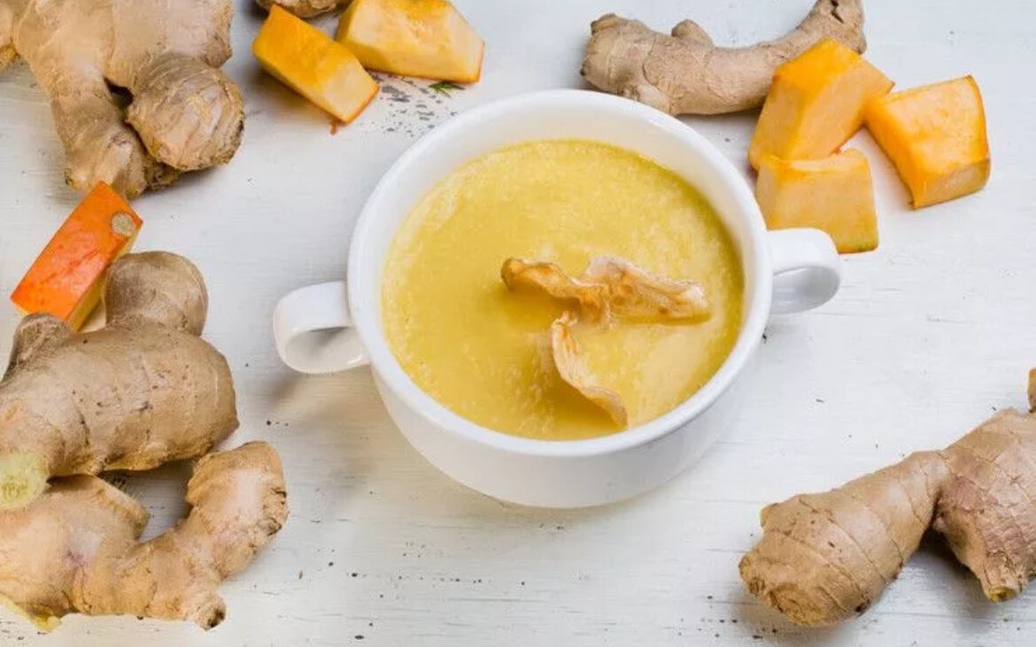 Имбирь корень резаный. Имбирь. Корень розового имбиря. Корень имбиря маринованный. Куркума цедоария корень.