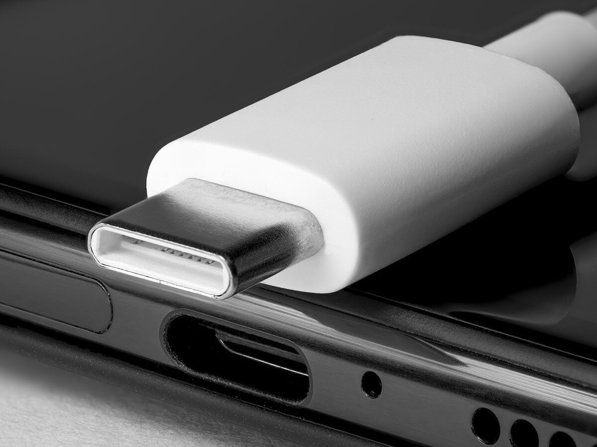    Слух: iPhone 15 получит прочный, но «медленный» кабель