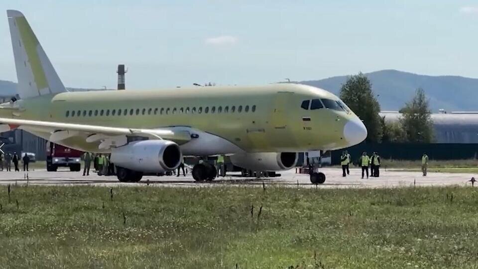 Импортозамещенный первый опытный образец SSJ-100. Взято из открытых источников