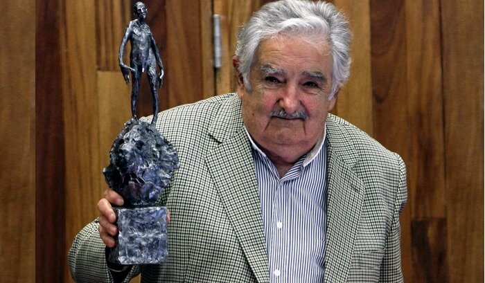88 летний Хосе Умберто Мухика Кордано широко известен в своей стране под прозвищем Эль Пепе.