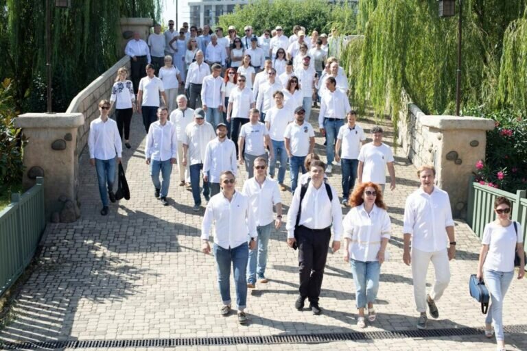    Оренбургская филармония открывает свой юбилейный сезон концертом национального оркестра Андрей Севостьянов