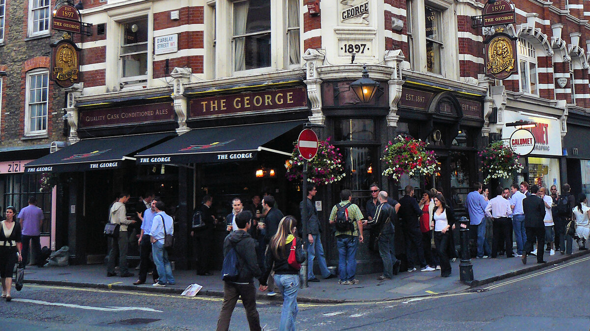 Лондонский паб "The George" один из самых старых.