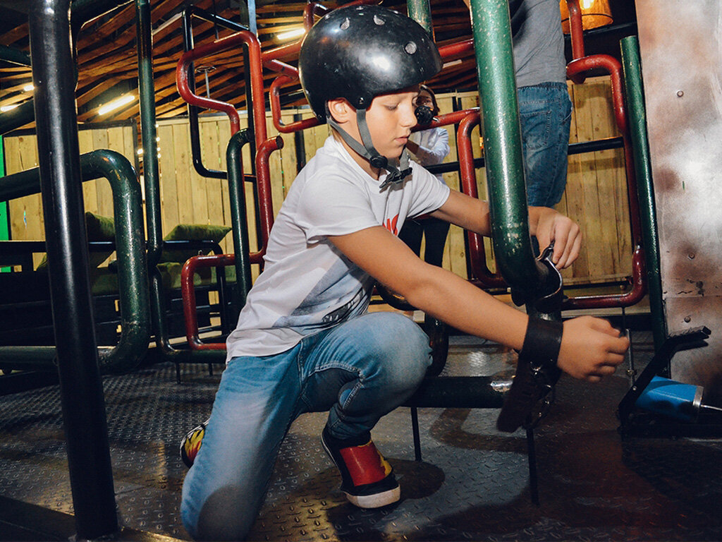 Исторический квест для детей. Exitgames березовая роща. Игровой центр развлечений exitgames. Exitgames в москве березовой роще. Игровой центр развлечений exitgames.