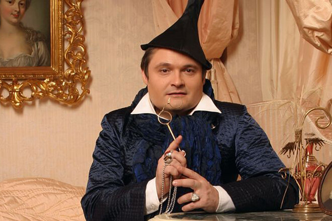 Александр Васильев обычно выглядит весьма экстравагантно