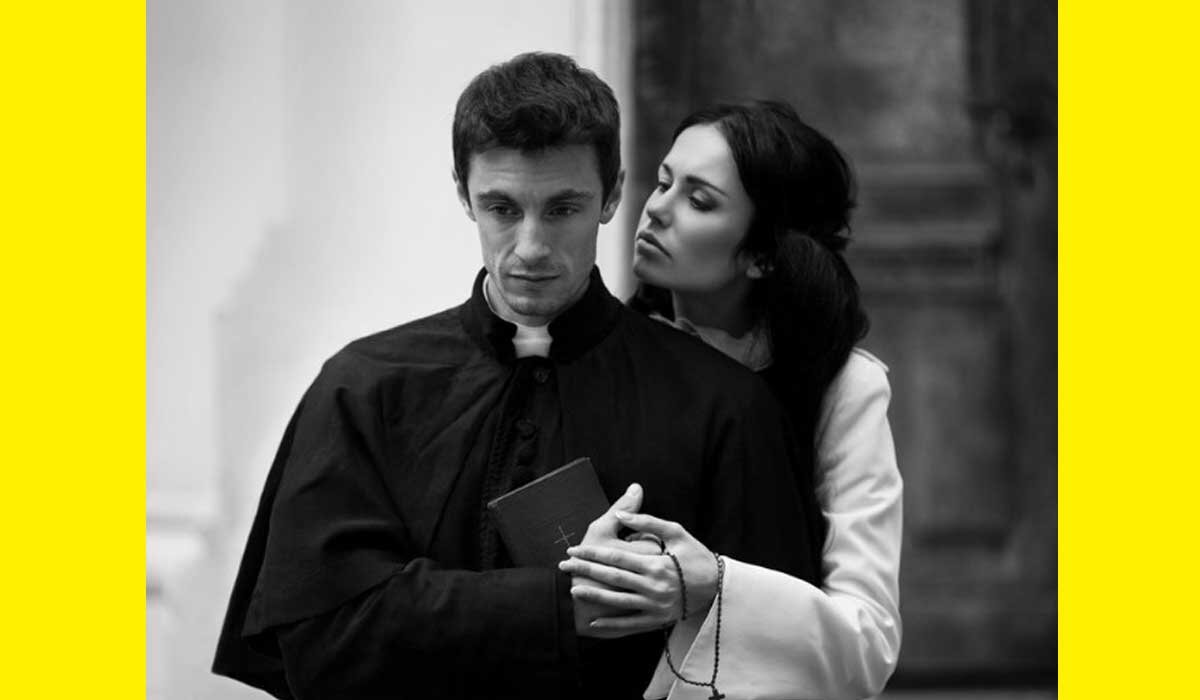 Песни святого отца. Священник и девушка. Красивые Католические священники. Монашка и священник. Католический священник фотосессия.