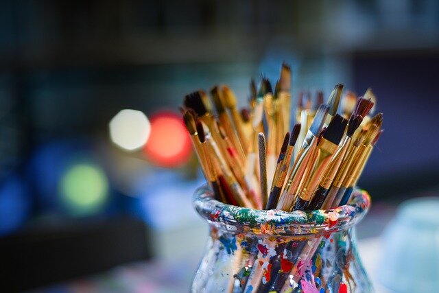 https://pixabay.com/ru/photos/%D0%BA%D0%B8%D1%81%D1%82%D0%B8-%D1%85%D1%83%D0%B4%D0%BE%D0%B6%D0%BD%D0%B8%D0%BA-%D1%80%D0%B0%D0%B1%D0%BE%D1%82%D0%B0-%D0%BC%D0%B0%D0%B3%D0%B0%D0%B7%D0%B8%D0%BD-%D0%BC%D0%B8%D1%81%D0%BA%D0%B0-3129361/