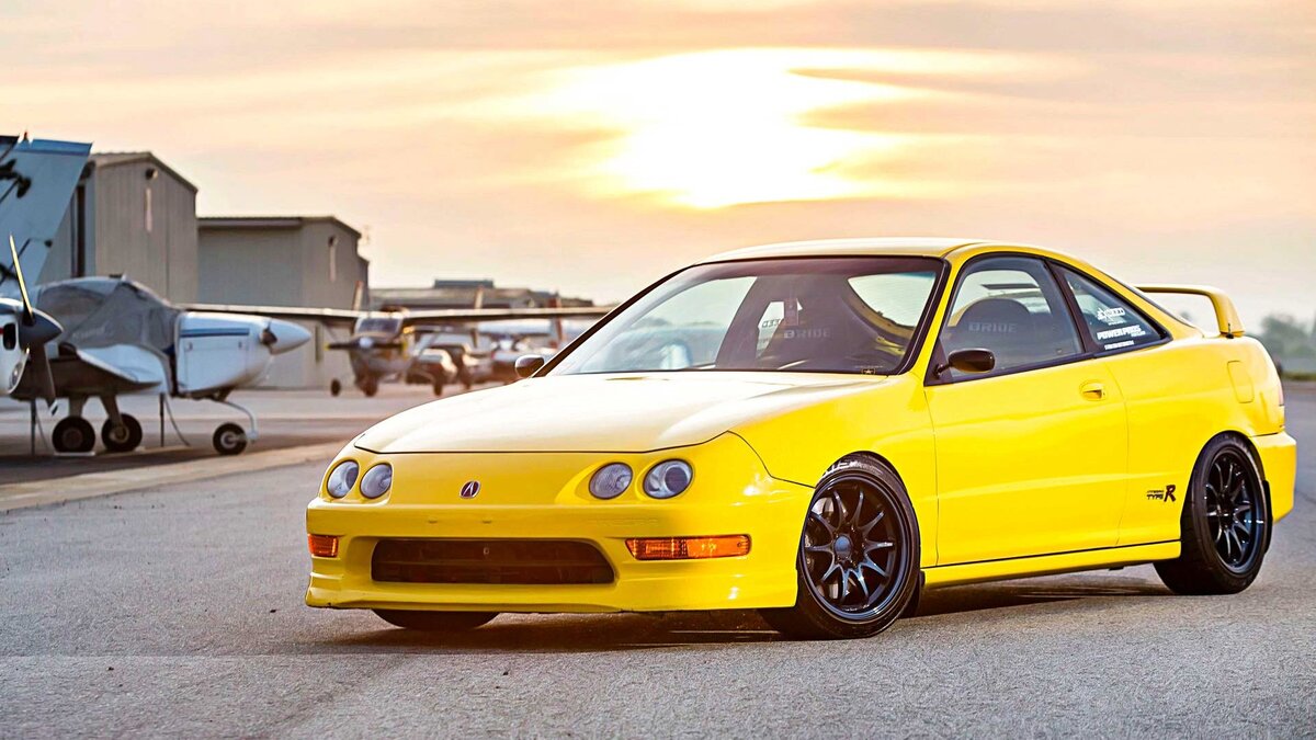 Никакой ошибки, статья именно про Хонда. Почему на фото Акура? Читайте дальше.