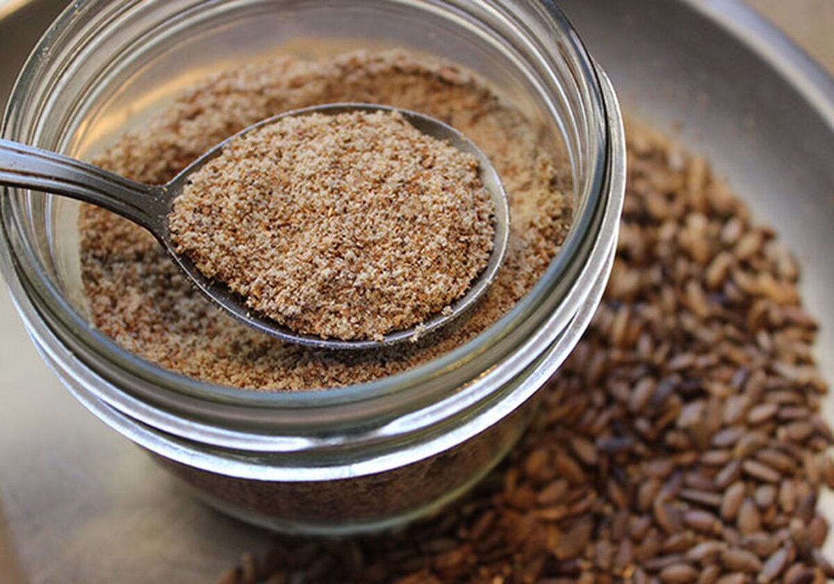 Жмых конопляный. Шрот из семян подсолнечника. Жмых подсолнечный холодного отжима. Жмых подсолнечных семечек. Жмых из семечек.