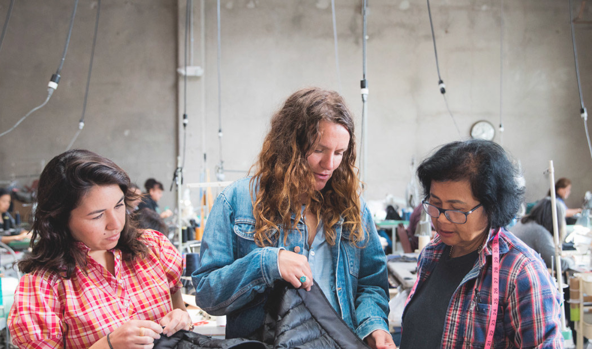 Кортни Морган на своей фабрике