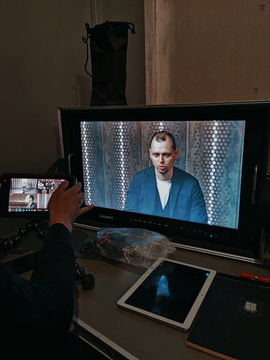 и стенд-ап комиком Виктором Комаровым в самом разгаре!