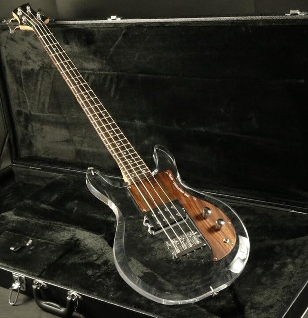 Ampeg Lucite Bass. Фото – guitarswest.net