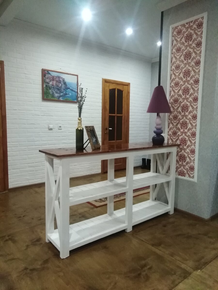 Консольный стол