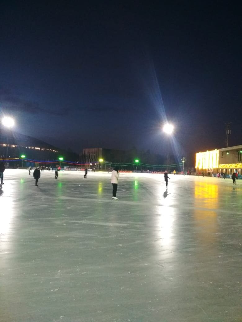 Каток лужники расписание. Каток Южный полюс в Лужниках. Каток Лужники Москва. Сбер каток Лужники. Открытый каток Лужники.