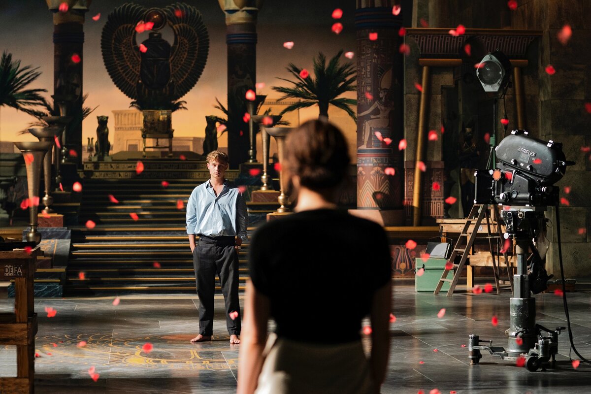 Кадр из фильма "Фабрика грёз. Фото: yandex.ru