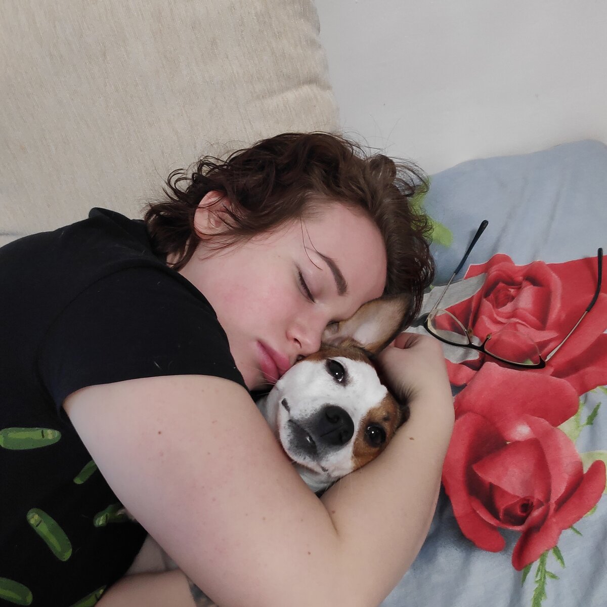 Обниматься мы любим очень сильно 