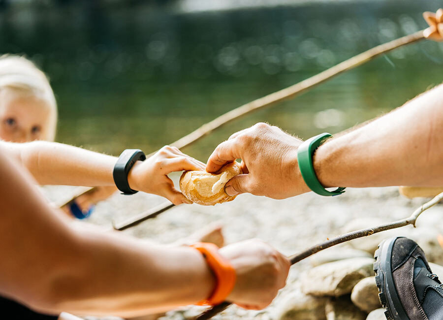 Nopixgo утверждает, что электромагнитные волны, излучаемые отпугивателем комаров безвредны для людей, так как они составляют 1/100 от силы сигнала смартфона.