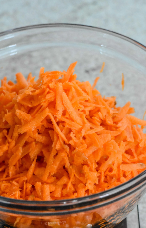 Простой салат из моркови, вегетарианский салат из моркови