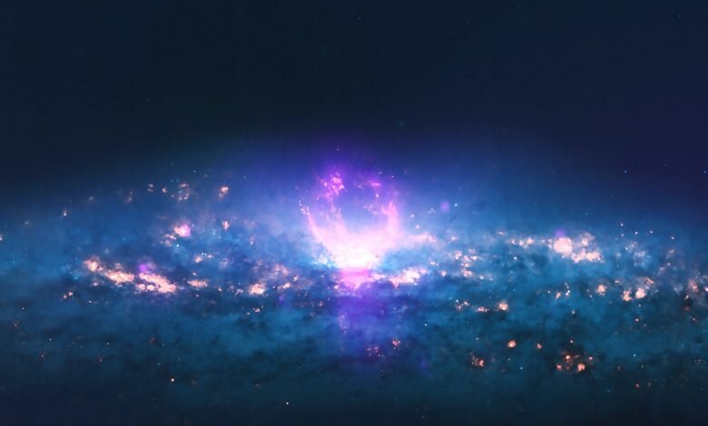    Отдаленная галактика, известная как XMM-2599, которая образует около 1000 солнечных масс в год - по сравнению с одной солнечной массой, производимой Млечным путем в год - внезапно потемнела.
