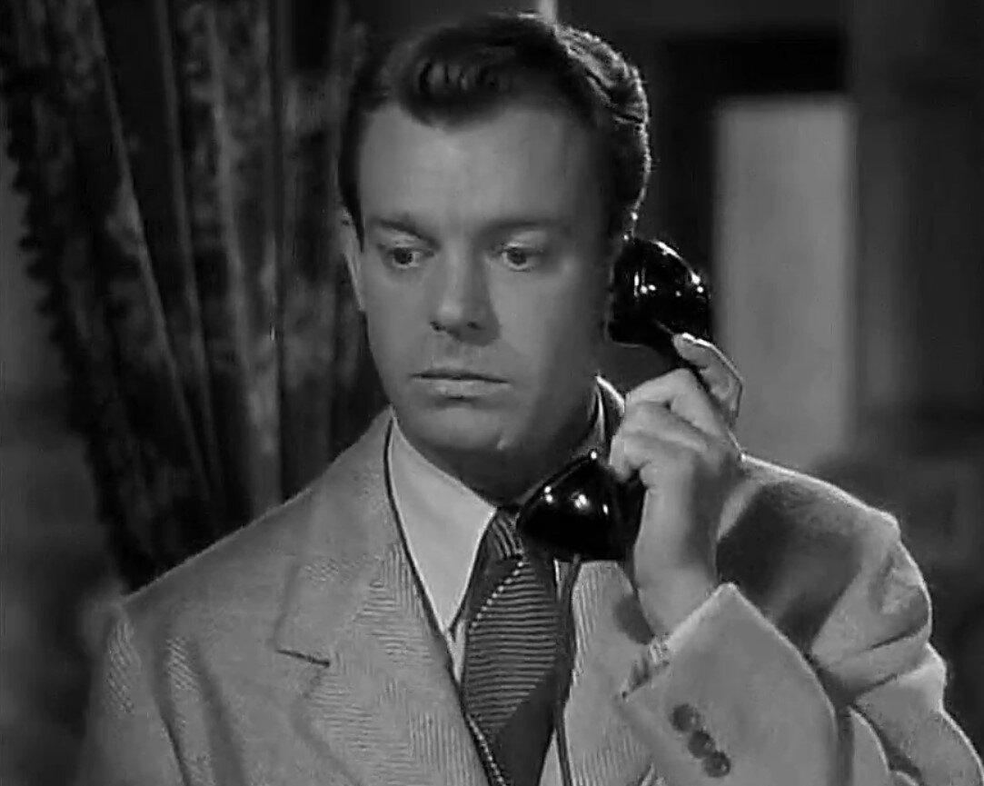 Брустер по телефону узнает о наследстве.