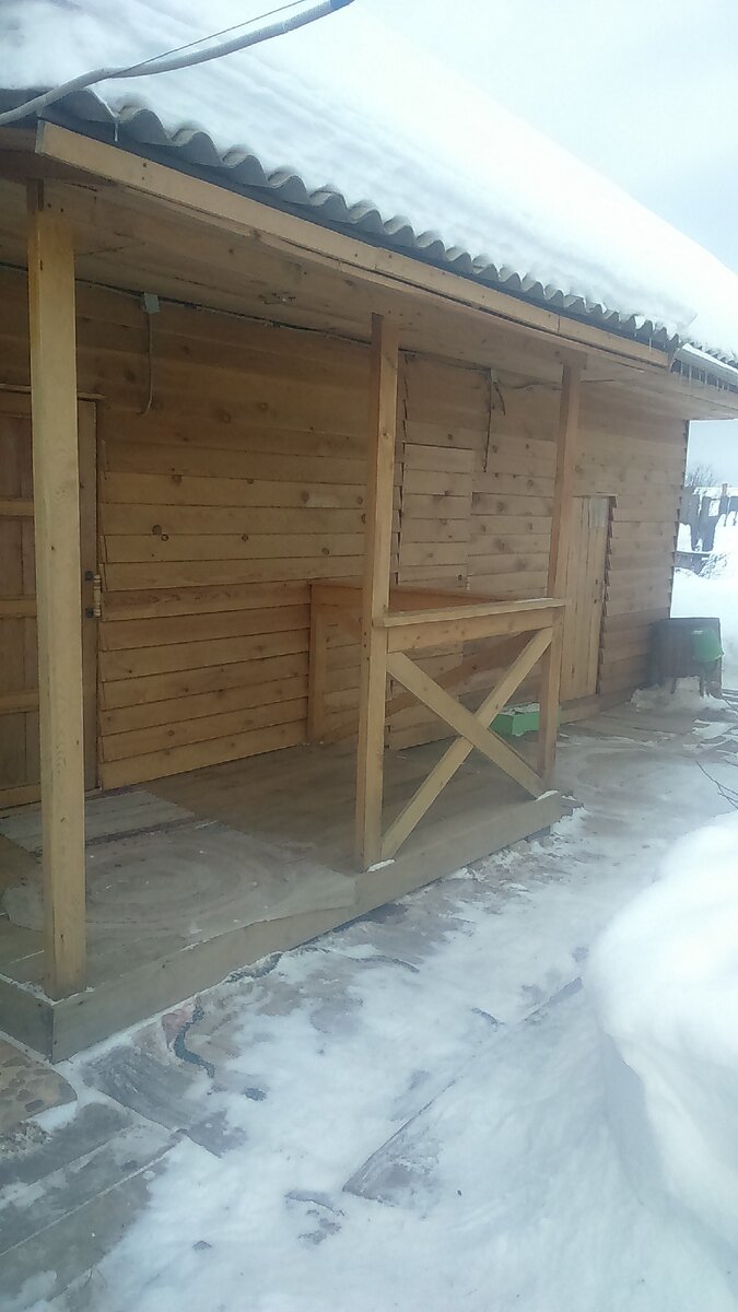 Все три строения построила под одной крышей