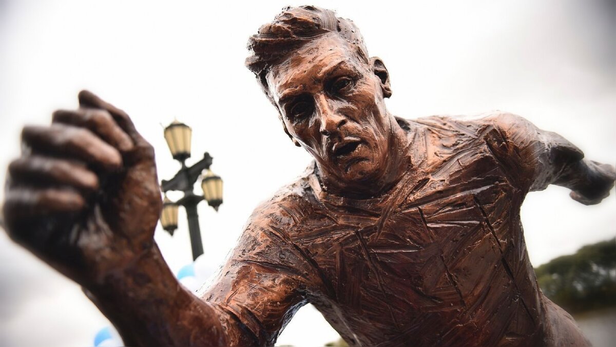 Статуя Месси