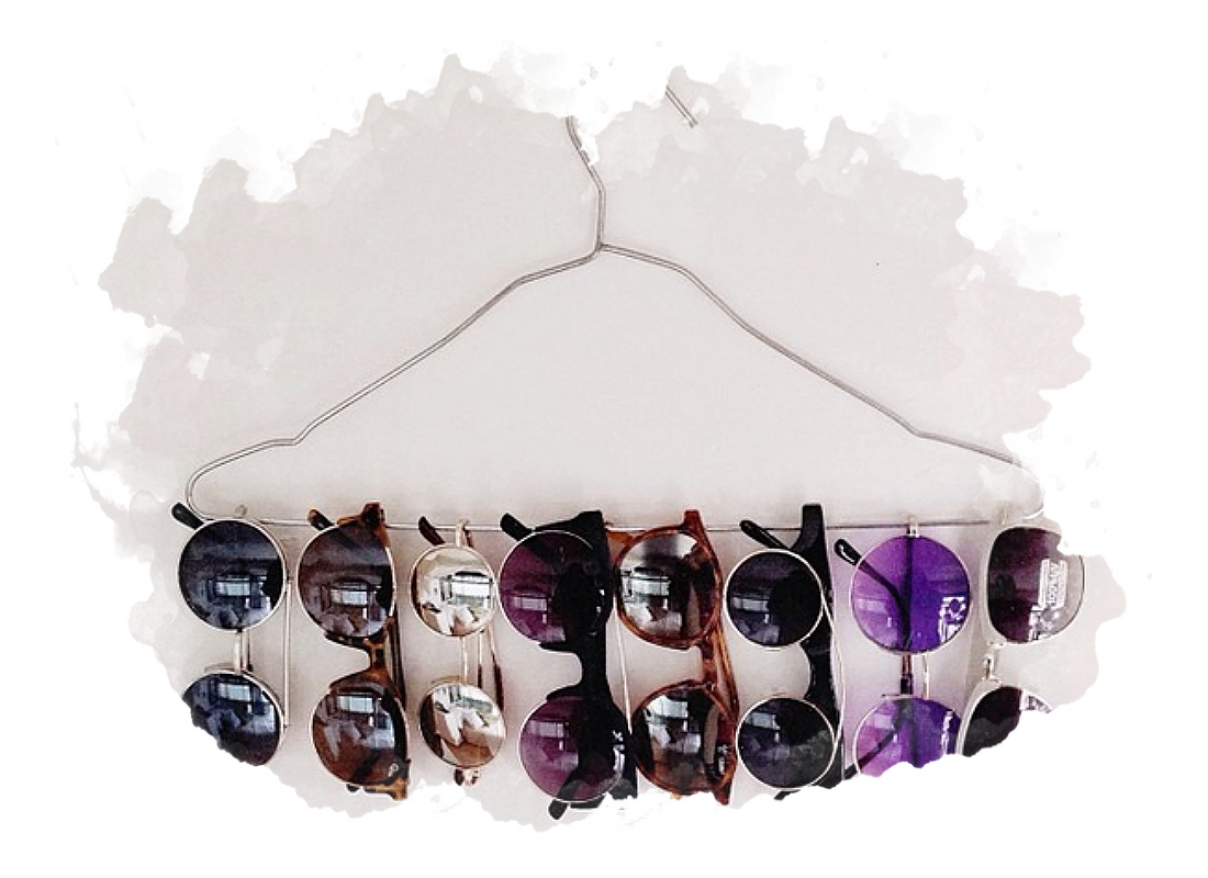 Хранение очков на плечиках