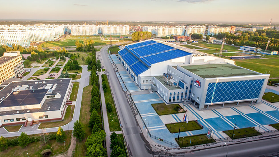 Сайт заря новосибирск. Заря спорткомплекс Новосибирск. Стадион Заря Новосибирск. Манеж Заря Новосибирск. МАУ ЦСП Заря Новосибирск.