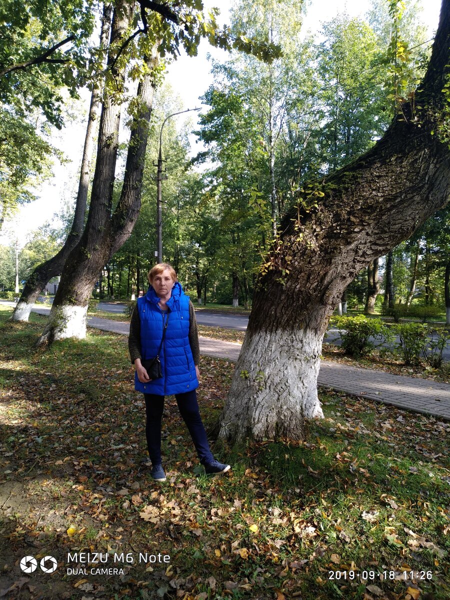 На фотографии я,в городском парке славного города Печоры,сентябрь прошлого года