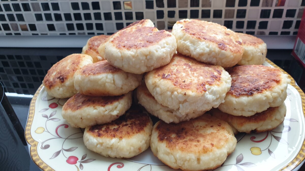 Готовые сырники.