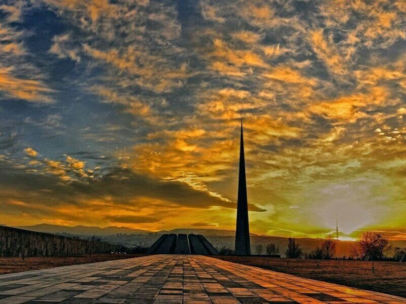 Мемориальный комплекс Цицернакаберд