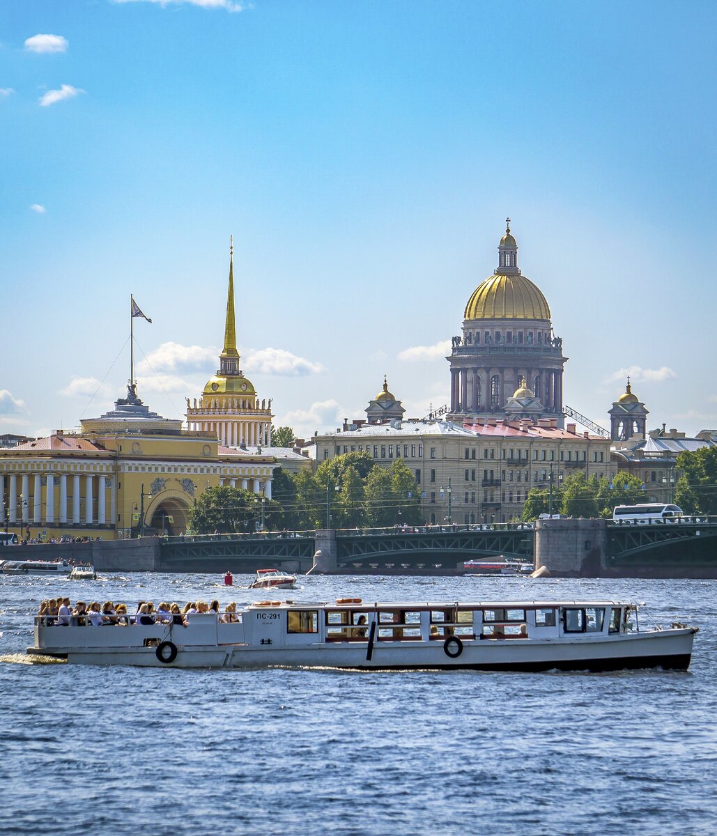 Какой город был на месте санкт петербурга. Кораблик Адмиралтейство в Санкт-Петербурге. Адмиралтейство Питер корабль. Петербург кораблик Адмиралтейства. Главное Адмиралтейство кораблик.