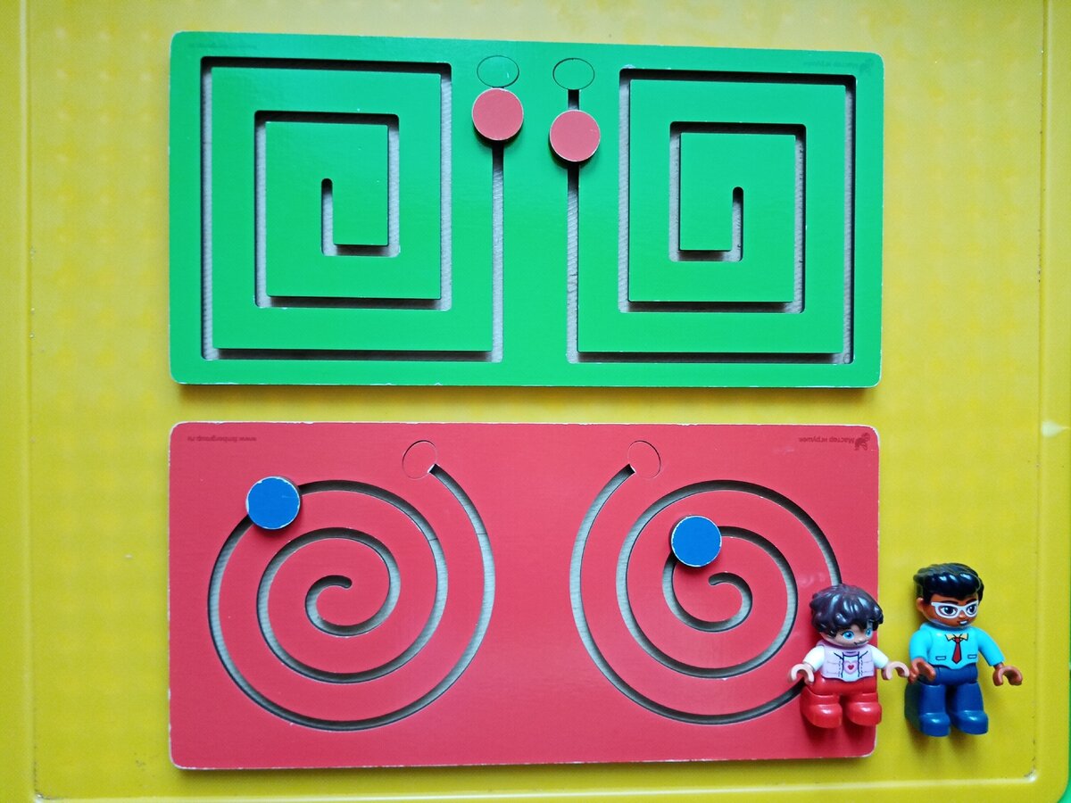 Межполушарные доски стоят от двухсот рублей до нескольких тысяч