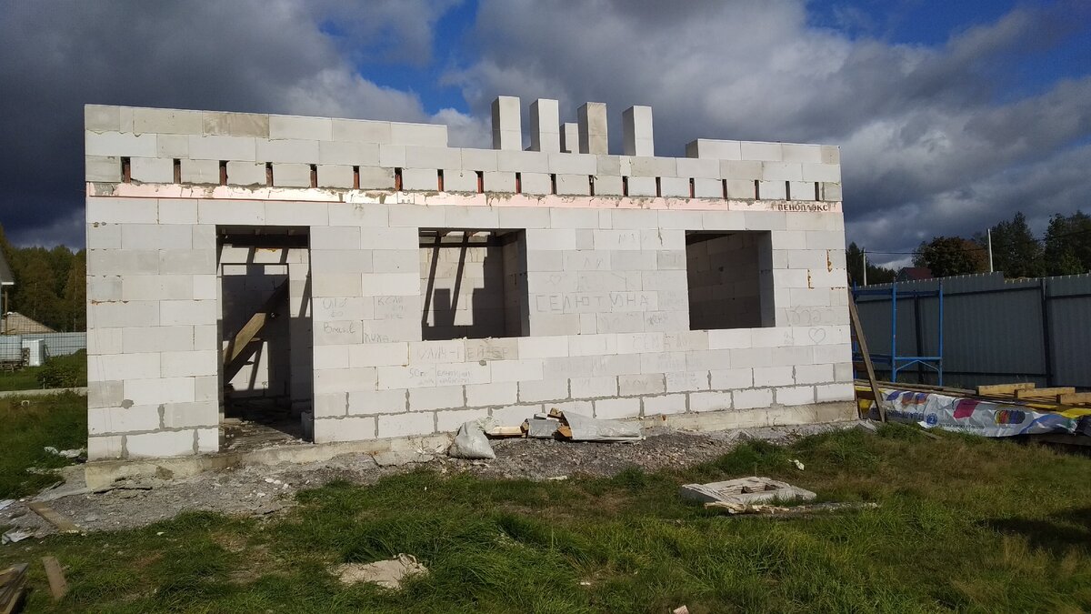 заканчиваю третий ряд второго этажа