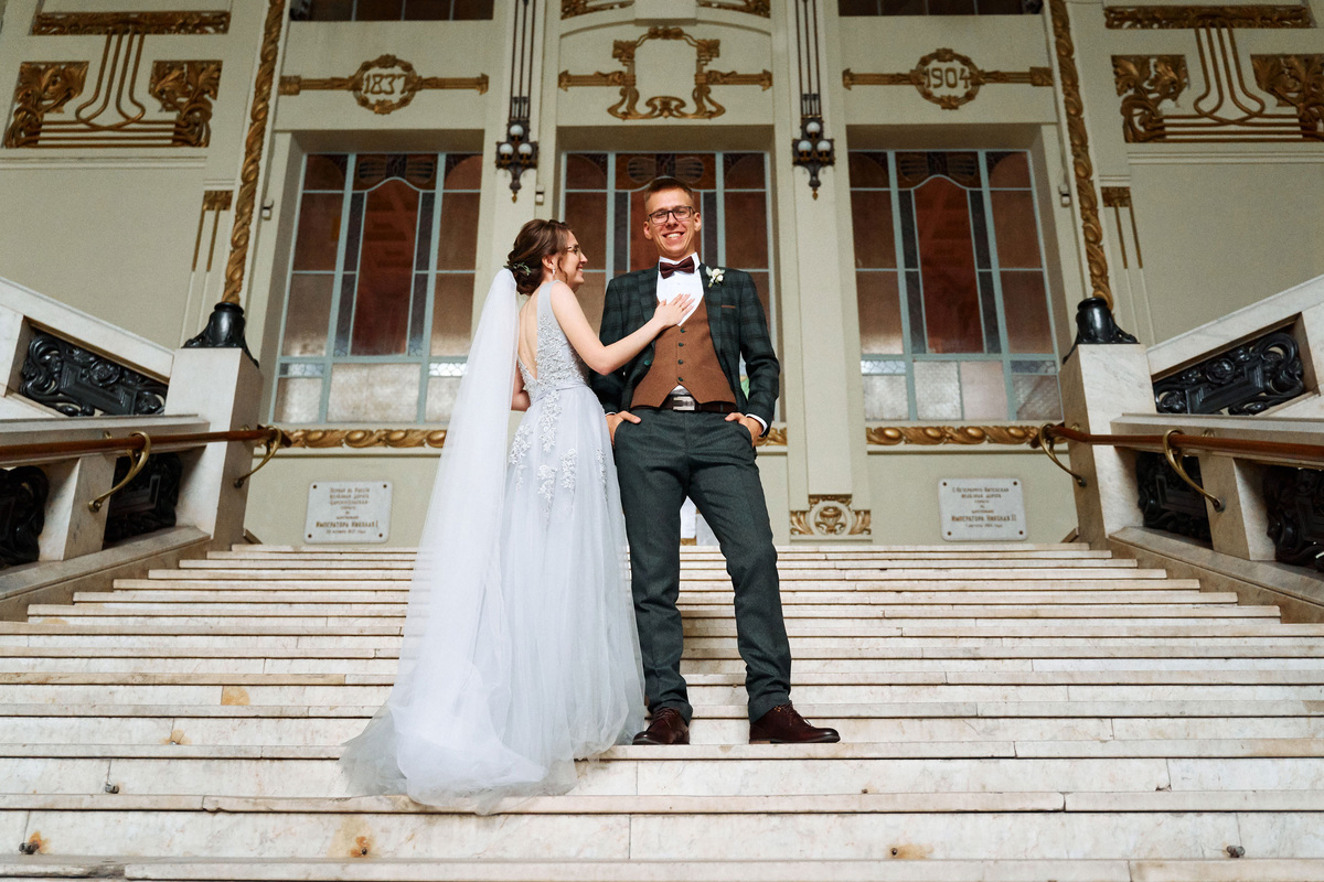 Парадный зал с мраморной лестницей. Фото: Сергей Каличевский