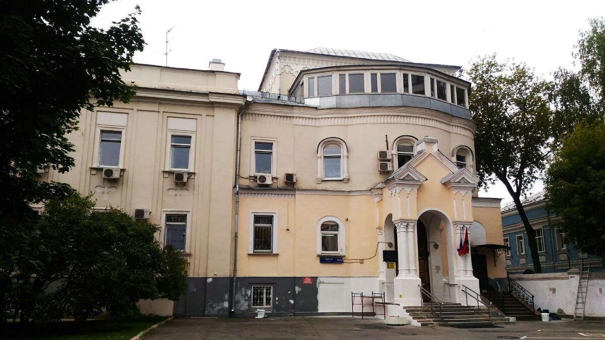 Фрагмент главного фасада