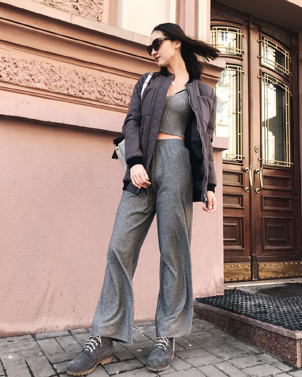 Серый totallook. Фото: https://www.instagram.com/oknovodvor_ukraine/