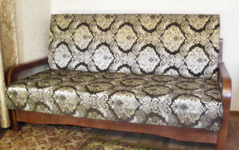 Диван для мамы. Фото автора.