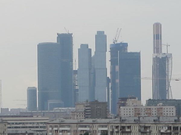 Фото Москва-Сити сделано автором этого поста со смотровой площадки возле главного здания РАН