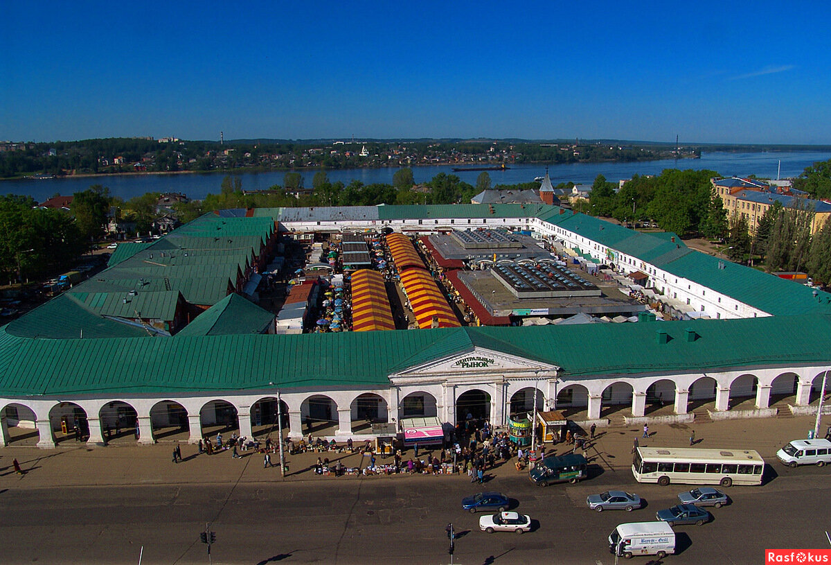 четыре входа со всех сторон...
