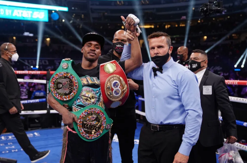 Чемпион мира по версиям WBC и IBF в полусреднем весе Эррол Спенс.