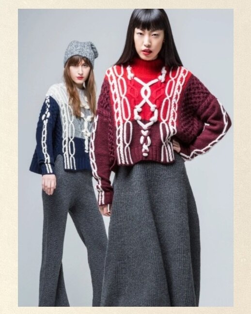 Джемперы из коллекции 2016 дизайнера В.Терехина. Источник: http://www.spencervladimir.com/about.