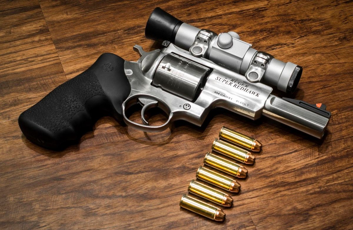 Мощные пистолеты. Револьвер Ругер Редхок. Револьвер Ruger super Redhawk 454. Револьвер Ruger Redhawk Alaskan. Револьвер 454 Casull