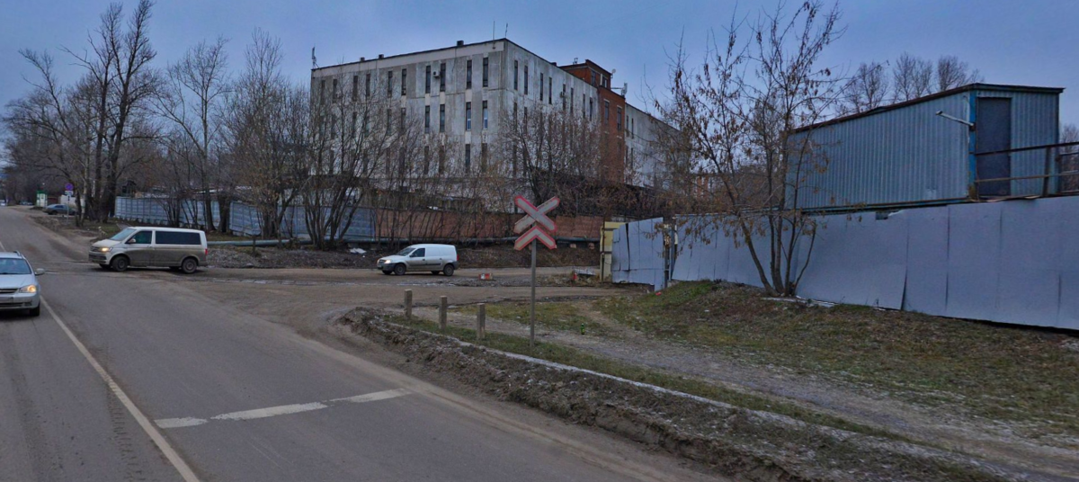 Пейзажи промзоны "Красный строитель" на ул. Кирпичные Выемки, вдали от метро. Панорама Яндекса.