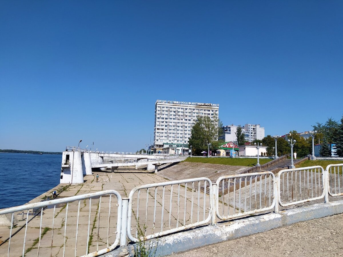 Самарская пристань и гостиница "Россия", фото из личного архива