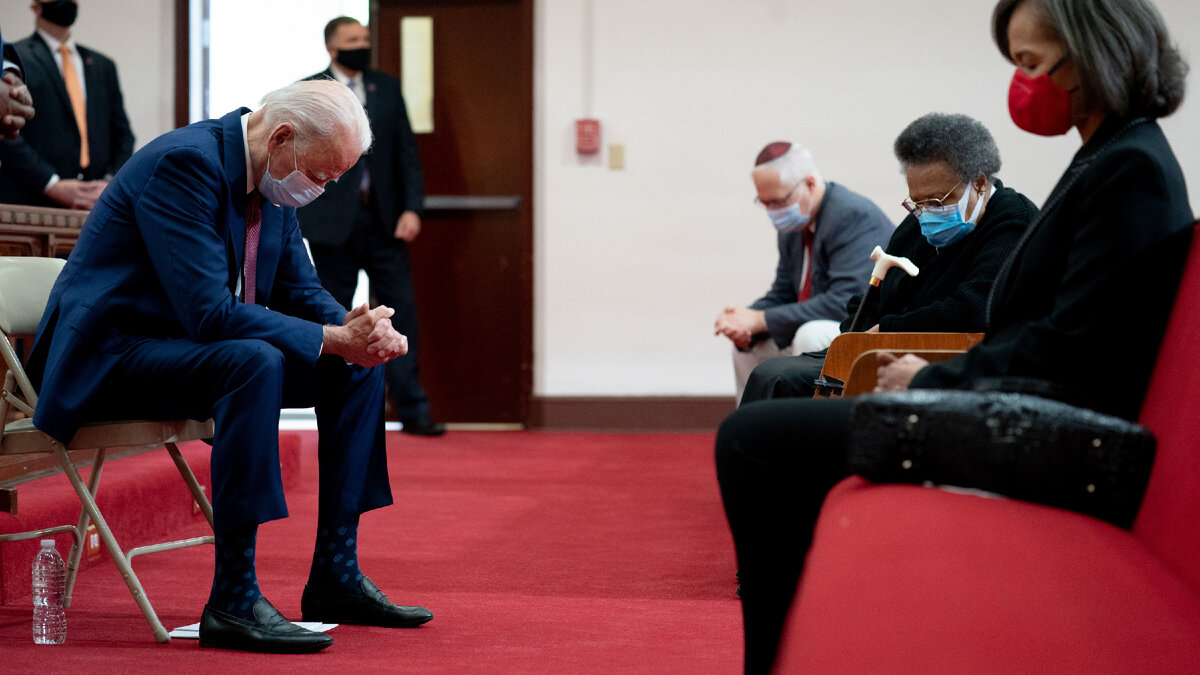 Джо не спит....он думает..