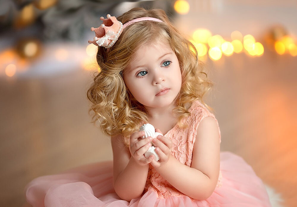 Они решили, что воспитают ее как принцессу, и так оно и было.