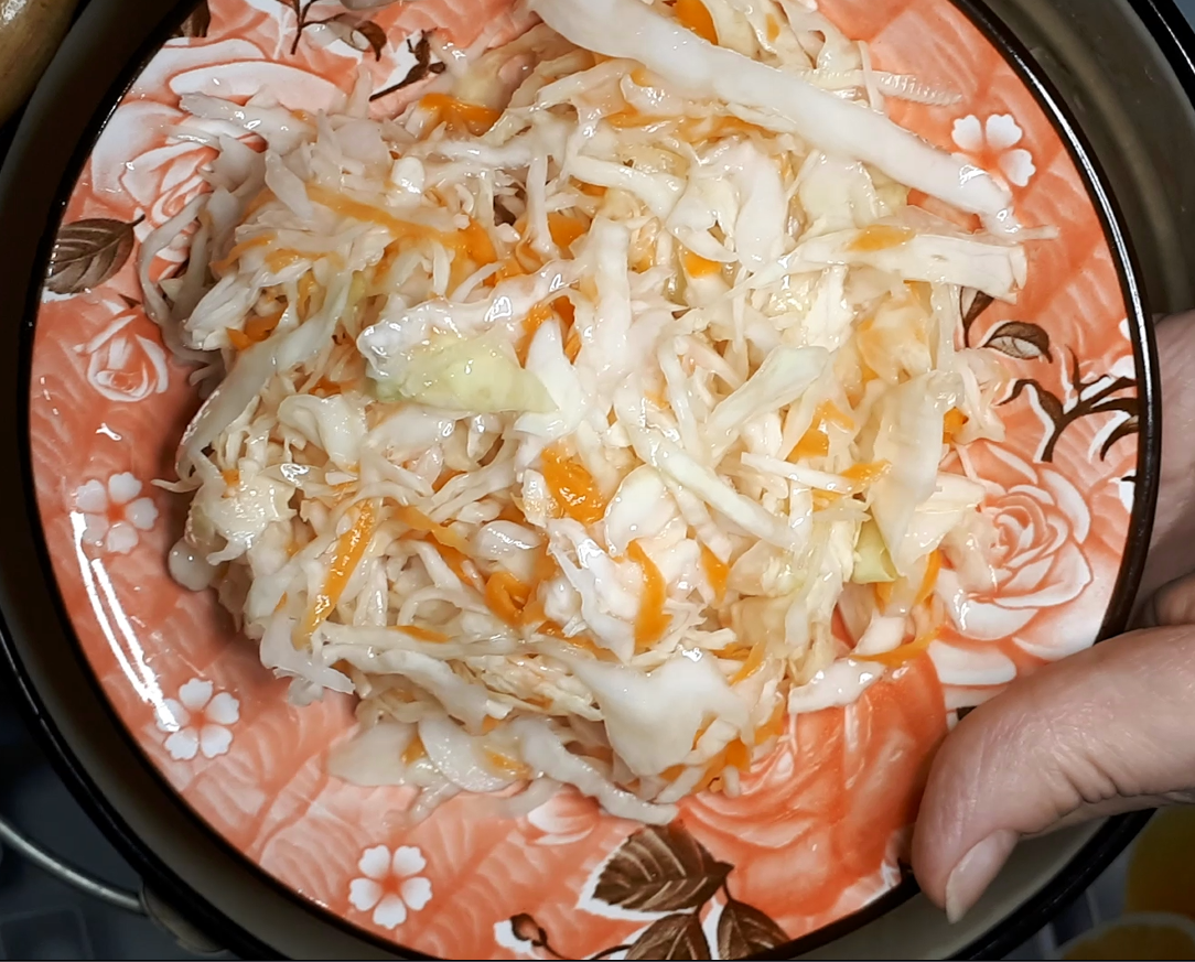 Квашеная  хрустящая капуста.