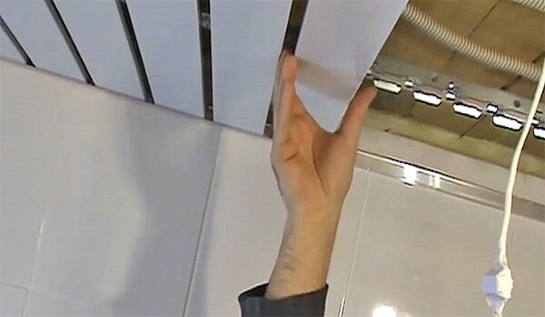 Монтируем реечный потолок своими руками: мастер-класс с видео инструкцией