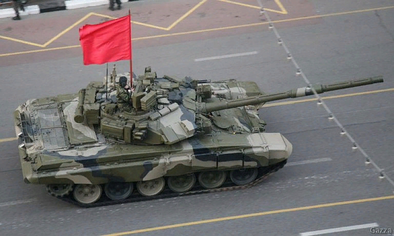 Помимо хвалебных отзывов и обзоров Т-90 у танка есть и негативные оценки с перечислением недостатков.